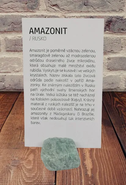 Karta a minerál AMAZONIT