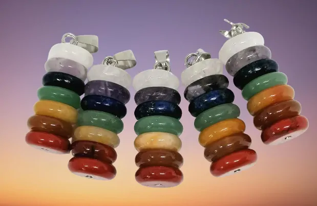 Čakrový přívěsek z minerálních disků – harmonizace energií • NOVINKA