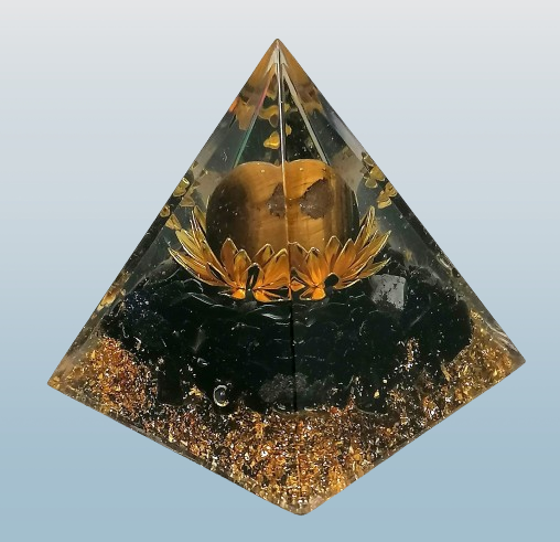 Orgonitová pyramida s obsidianem a kuličkou tygřího oka