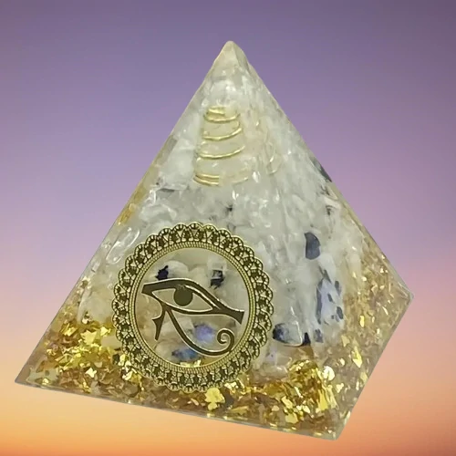 Orgonitová pyramida s Božím okem a měsíčním kamenem – ochrana a harmonie