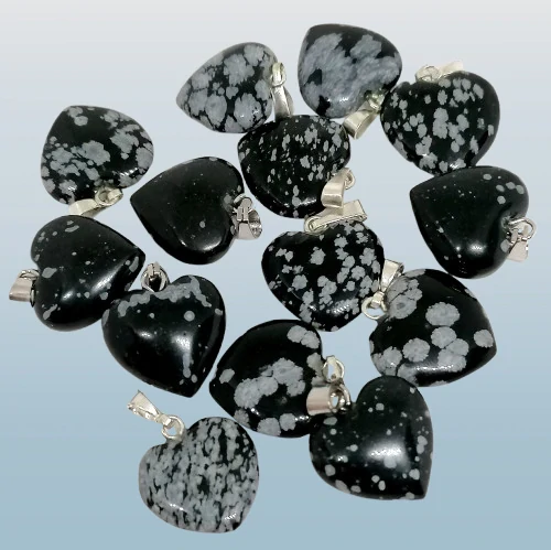 Malé srdce z vločkového obsidiánu – 1,5 cm přírodní krystal