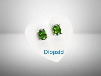 Diopsid 4 x 6 mm – elegantní náušnice z oceli s fazetovaným kamenem