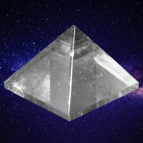 Křišťálová pyramida AA cca 4,5 cm, váha 69 g
