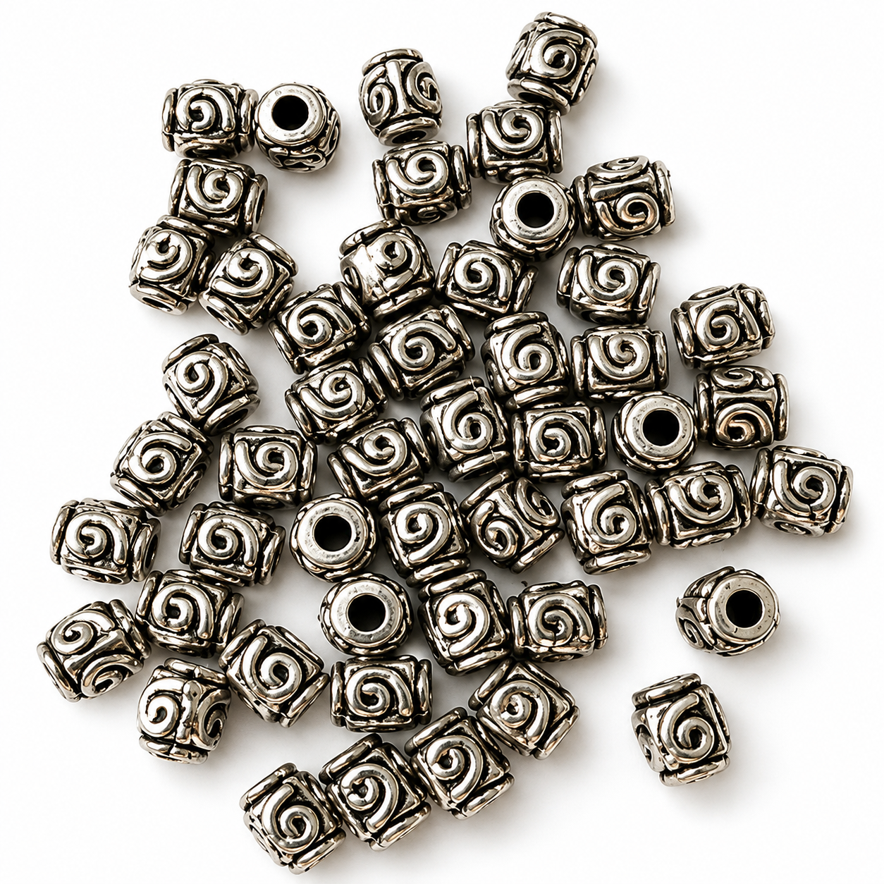 Kovové korálky se spirálou – 5 mm / 90 ks
