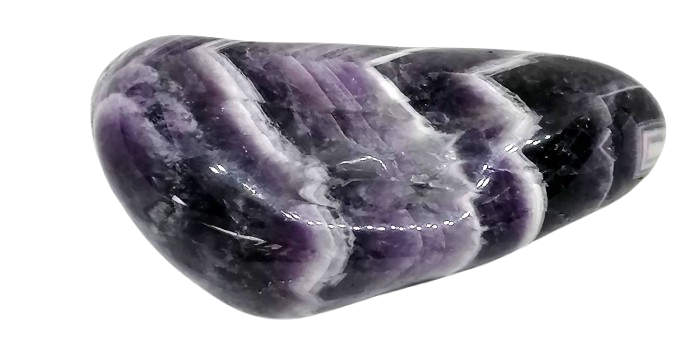 Ametyst Chevron hmatka XXL 150 g (8,5 cm) – obří uklidňující kámen z Brazílie