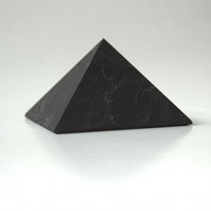 Šungitová pyramida 4 cm