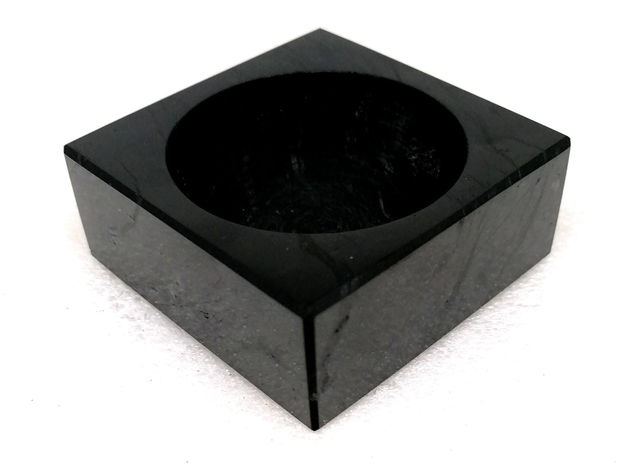 Šungitový svícen, čtverec 6x6 cm, úžasný výrobek