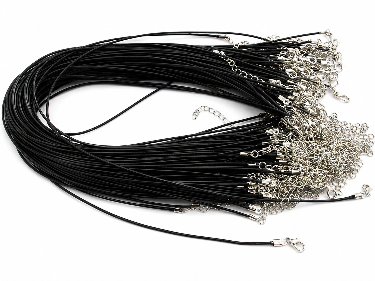 Černá šňůrka na krk s karabinkou – bižuterní, 45 cm