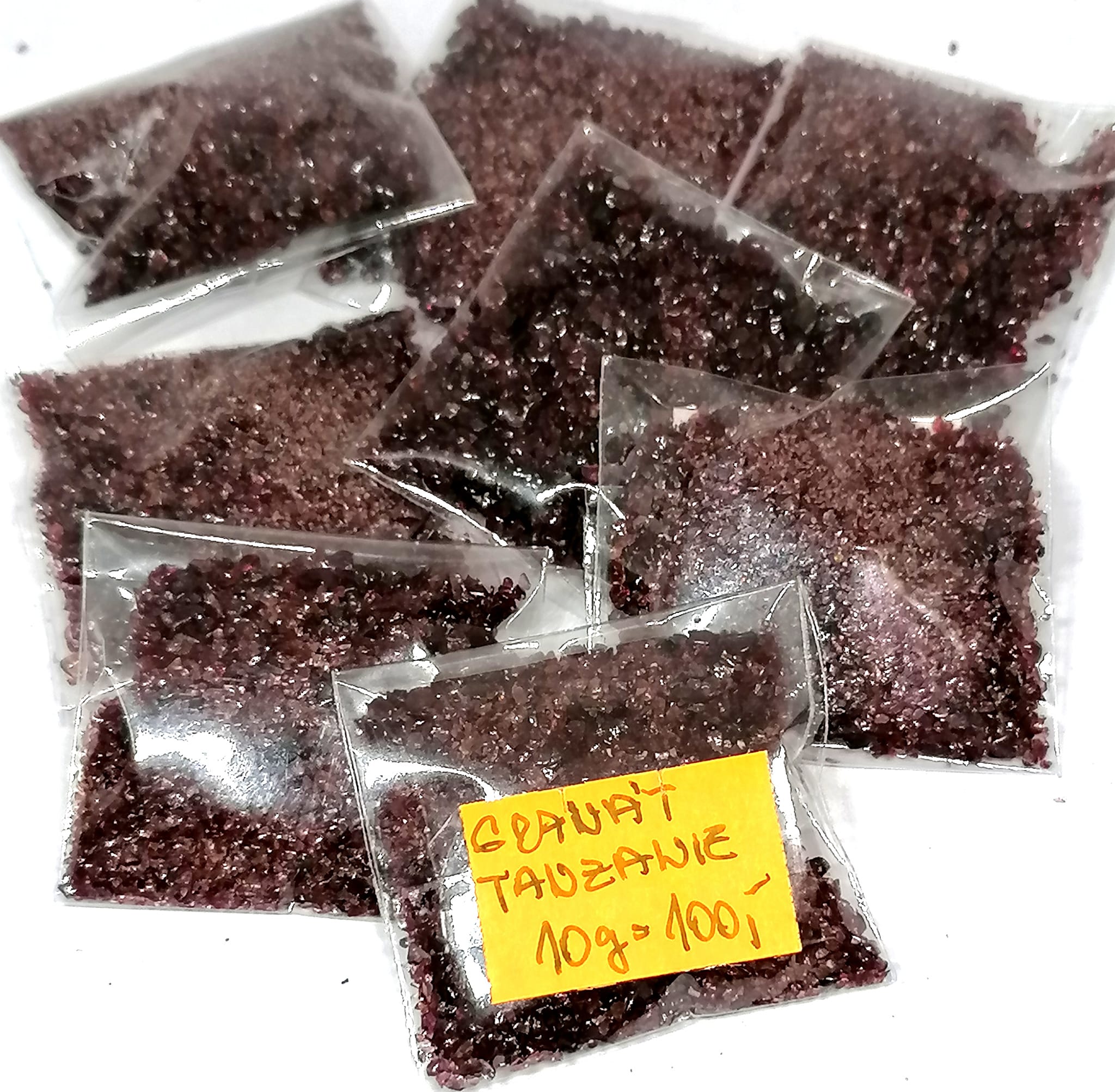Granát chips – přírodní zlomky 10 g, Tanzanie