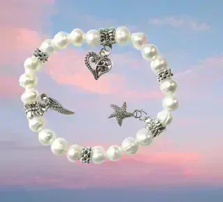 Náramek z říčních perel v AA kvalitě s přívěsky
