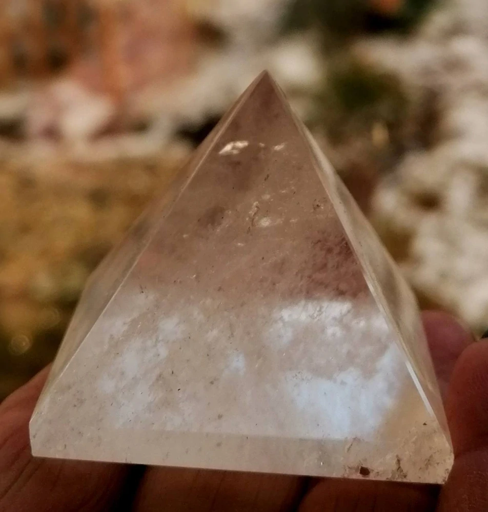 Křišťálová pyramida cca 4,3 cm