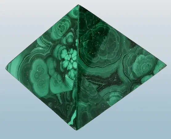 Malachitová pyramida exkluzivní kvality 5x5 cm, 85,4 g