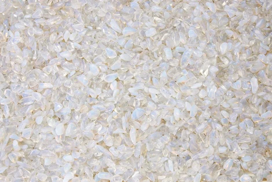 Opalit – sekané kamínky (chips), 250 g, velikost 5–8 mm | Kámen klidu a vnitřní síly