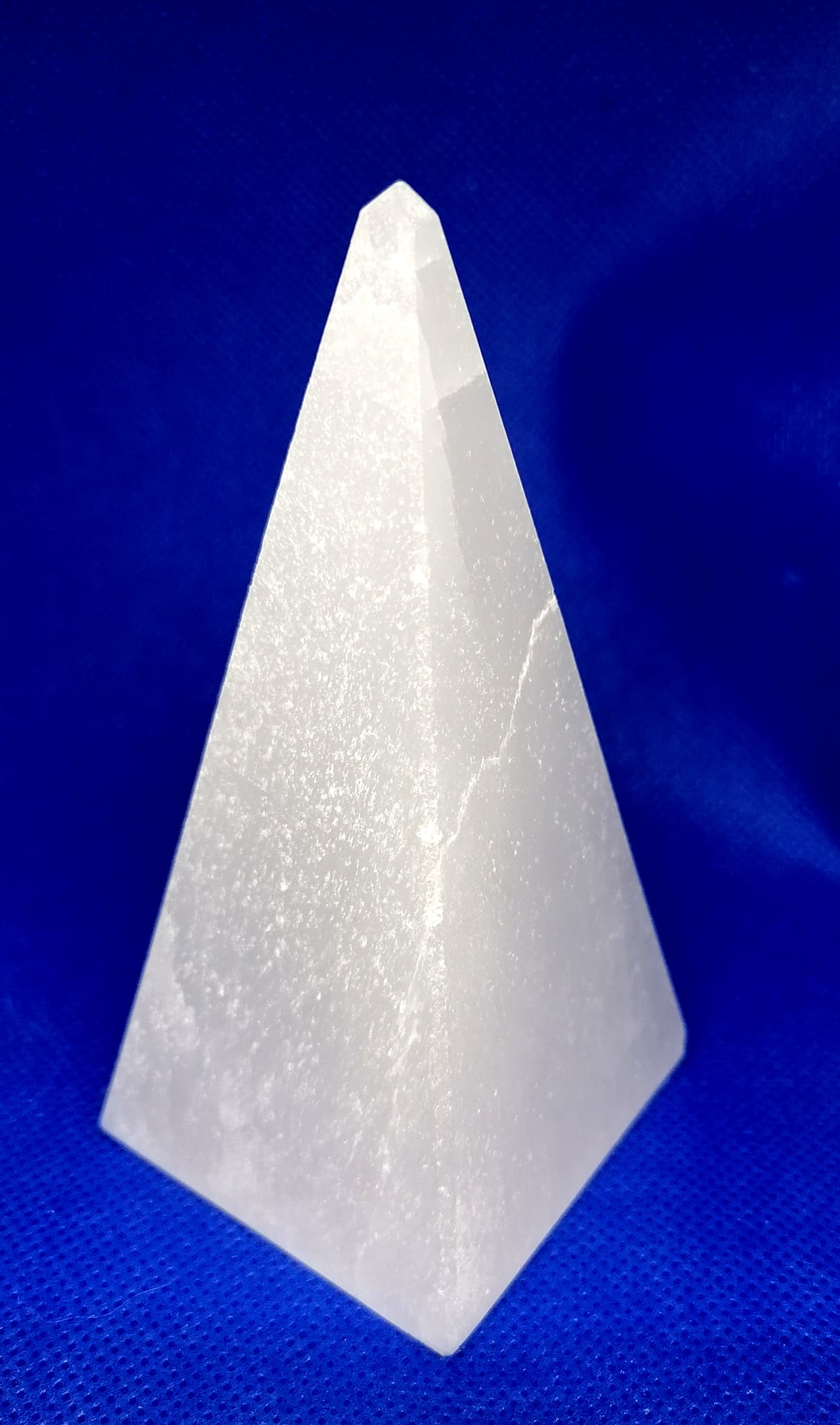 Selenitová pyramida 10 cm
