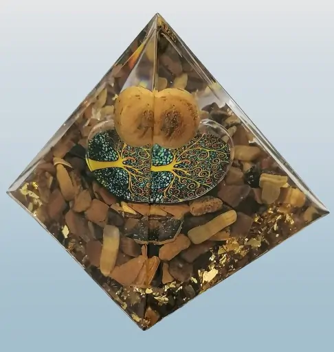 Orgonitová pyramida s tygřím okem a stromem života