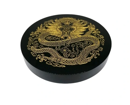 Disk z exkluzivního černého obsidiánu s čínským drakem 7,5 cm