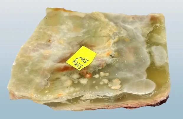 Aragonitový pěkný plát leštěný 234 g