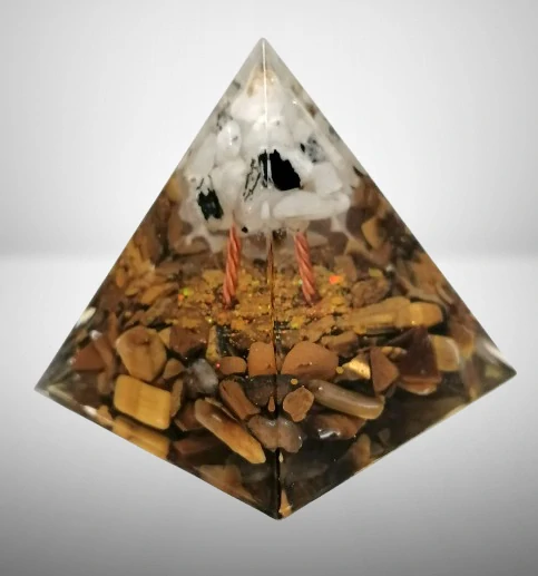 Harmonizační orgonitová pyramida s akvamarínem a spirálou života