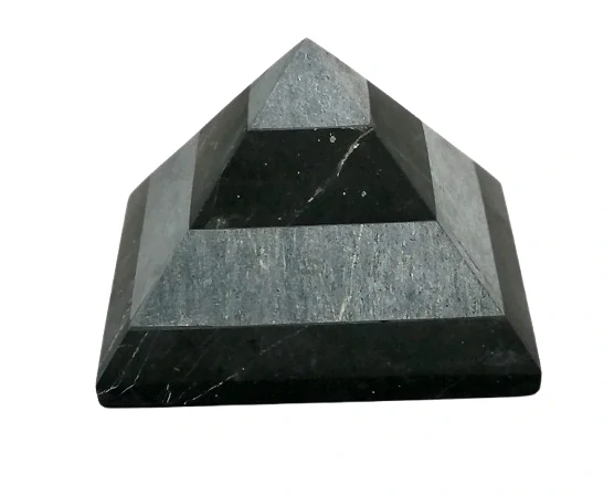 Šungitová pyramida ZEBRA, Novinka 6 cm