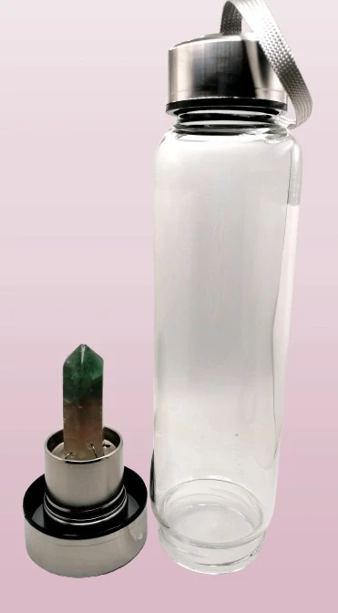 Láhev z borosilikátového skla s fluoritem – krystal pro harmonii a koncentraci