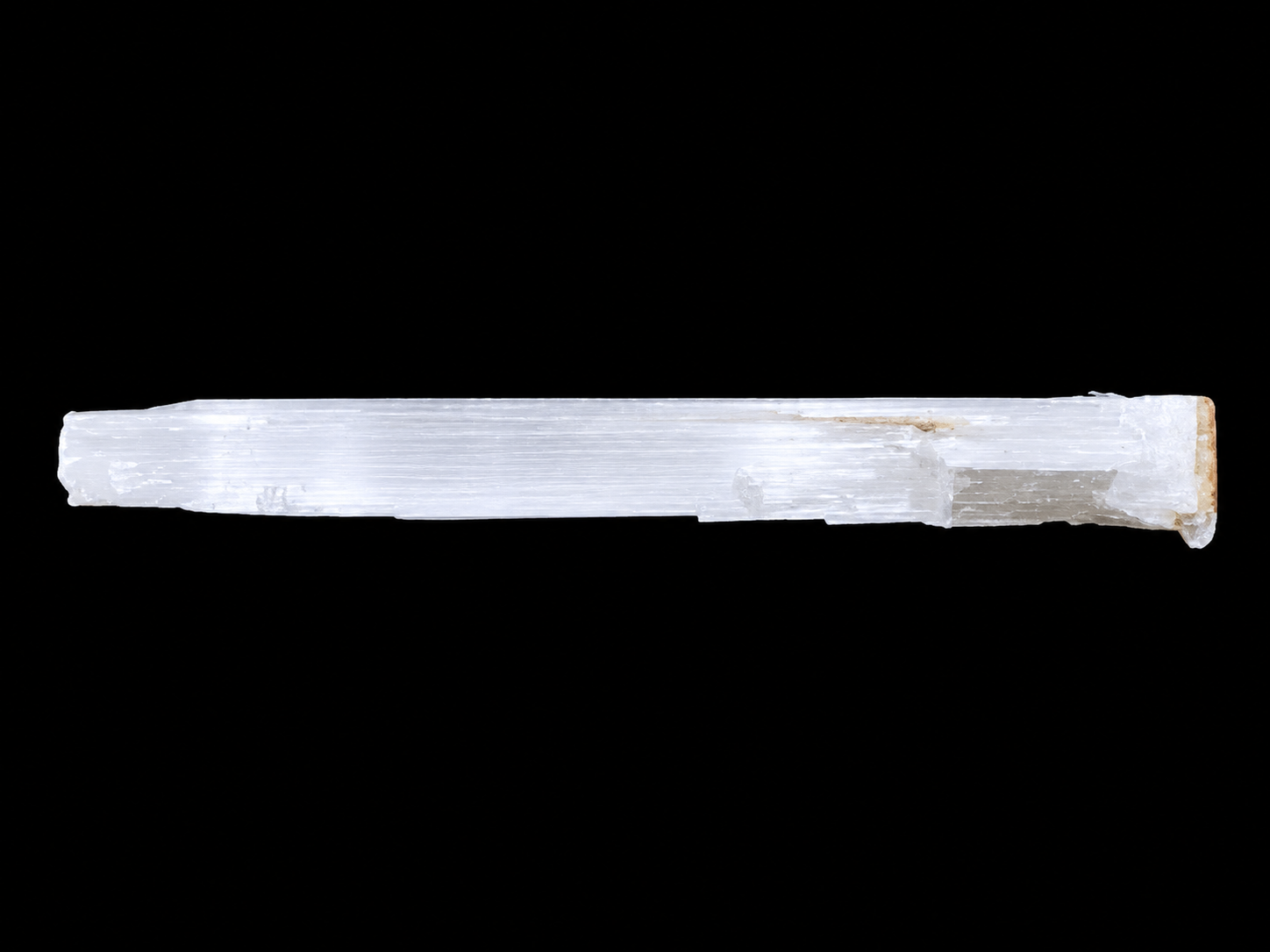 Selenitový krystal 2,3 kg – délka 41 cm, silný energetický kámen