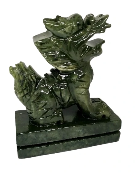 Velký čínský drak z nefritu – symbol síly a štěstí 11 × 9 × 4 cm