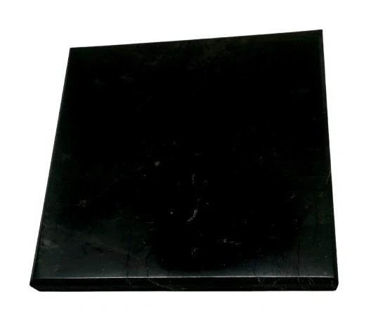Šungitová dlaždice 10×10×1 cm leštěná – ochranný esoterický kámen z Karélie