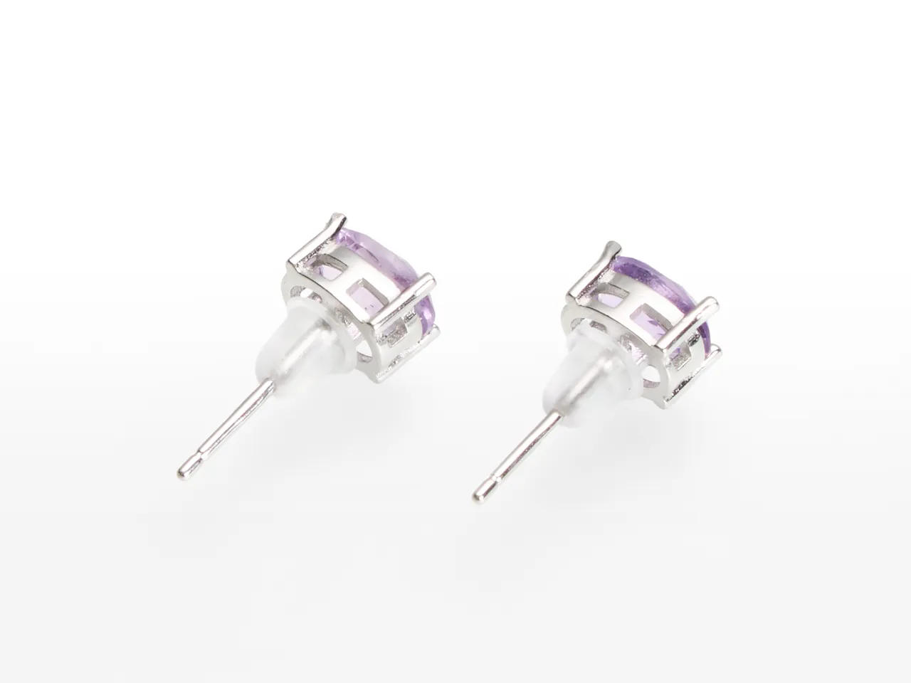 Safírové naušnice fazetované 4 mm s ocelí