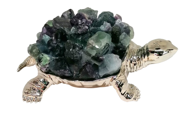Duhový fluorit – velká želva na kovovém tělíčku 11,5 cm | Ochrana, štěstí, harmonie