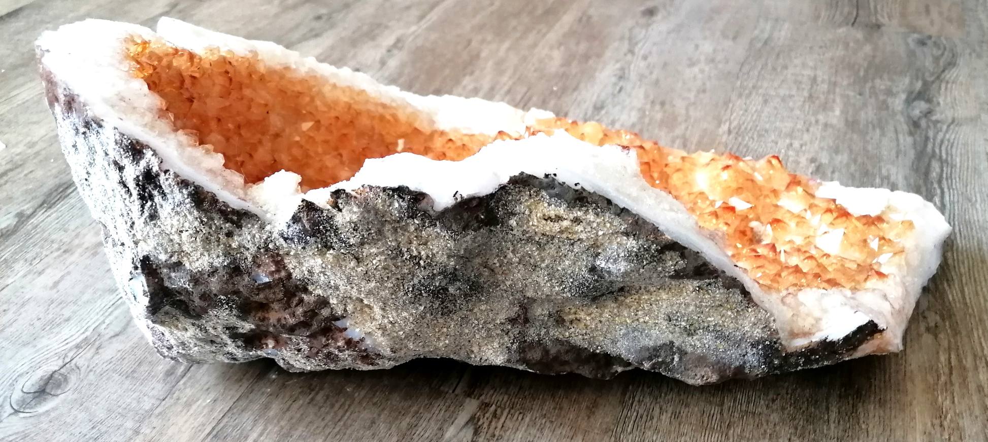 Dekorační citrínová drůza 5,7 kg – podpora prosperity a pozitivní energie