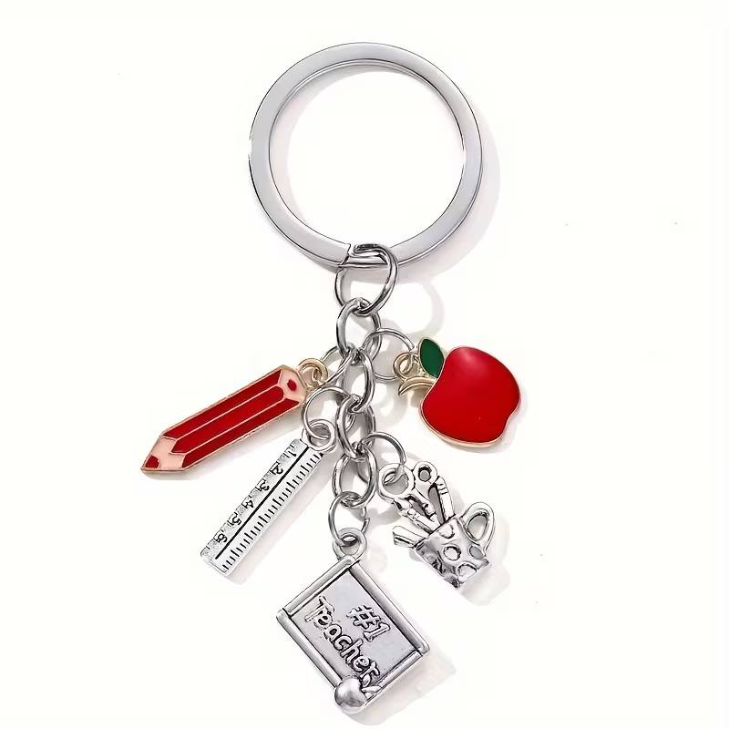 Dárkově balená klíčenka - symbolika učitelky s kartičkou