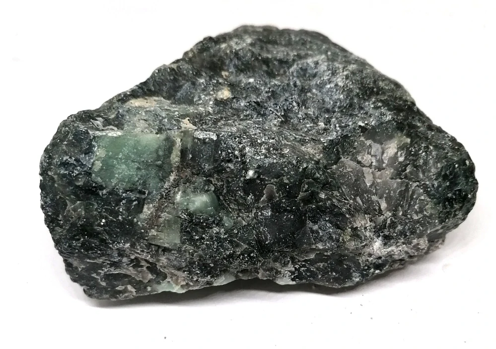 Smaragd přírodní kámen – kvalitní surový kus 288 g (AA)