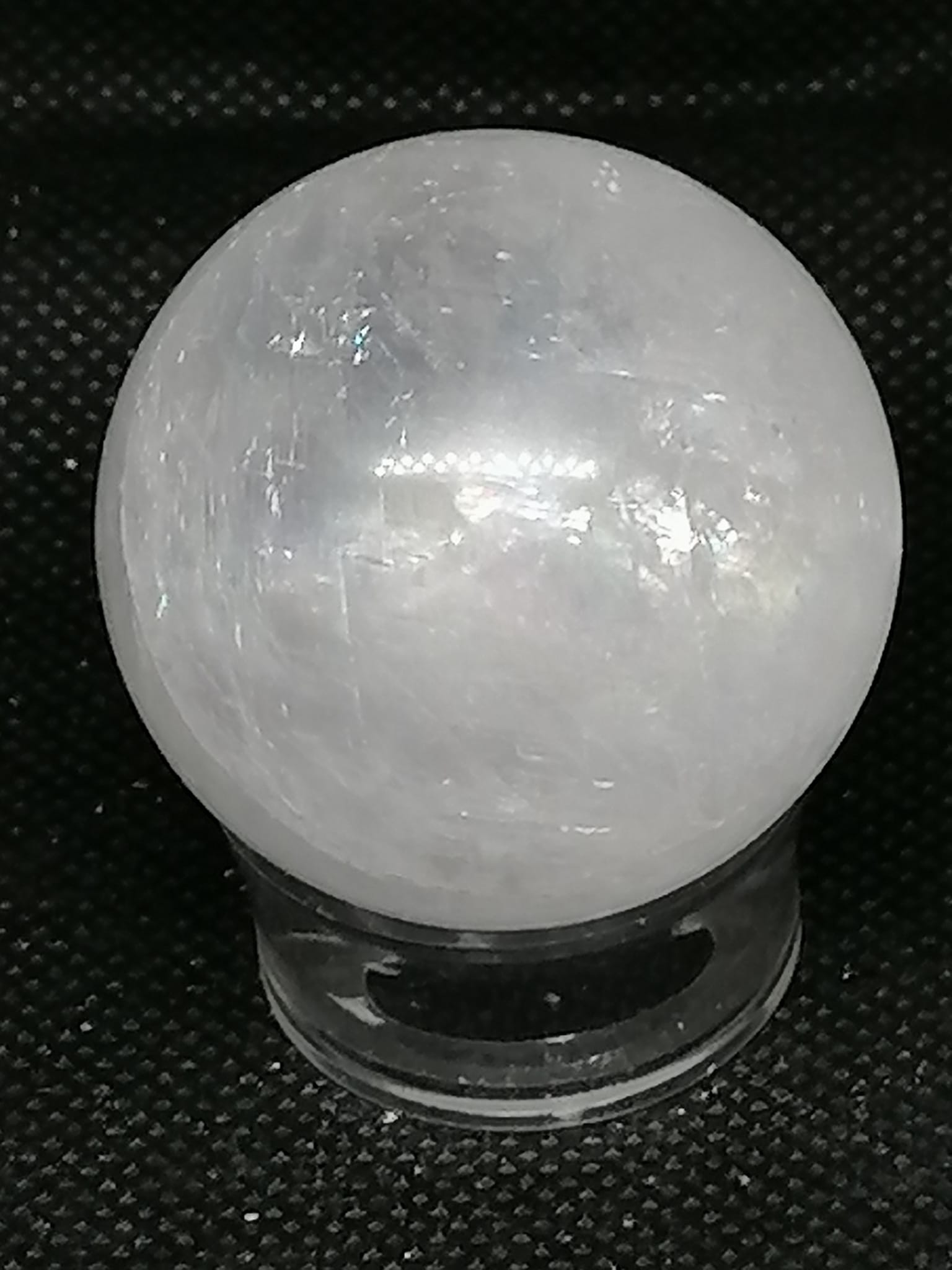 Kalcit bílý, koule cca 3,7 cm