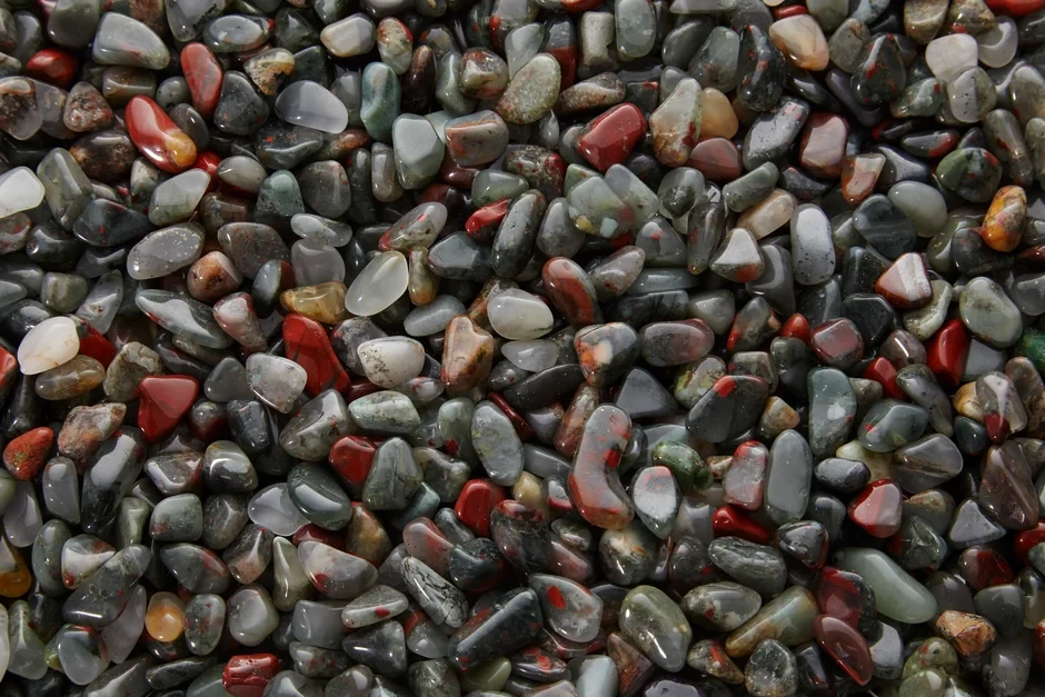 Heliotrop – tromlované chips kameny 6–12 mm, 50 g balení