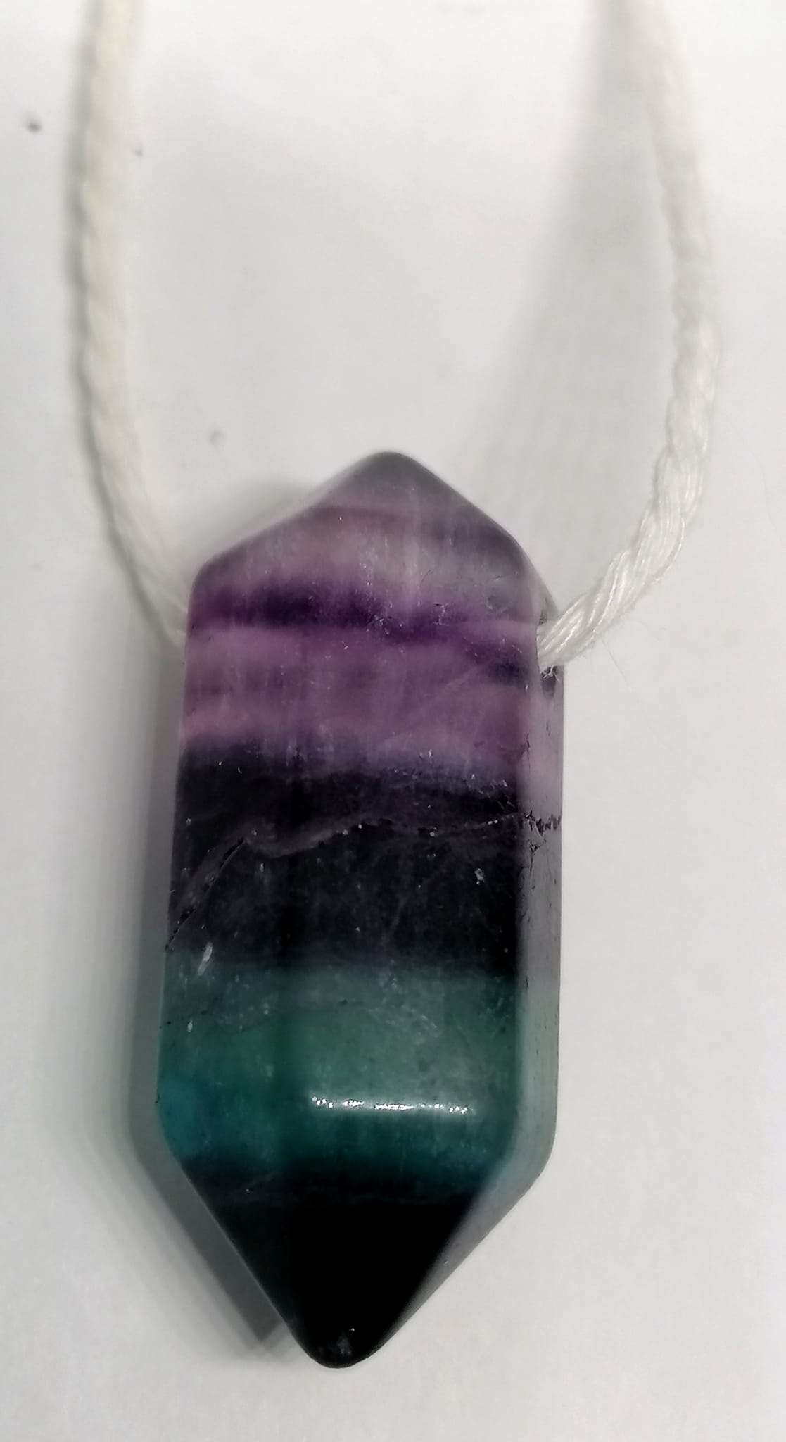 Fluoritové krystaly,přívěsky s otvorem