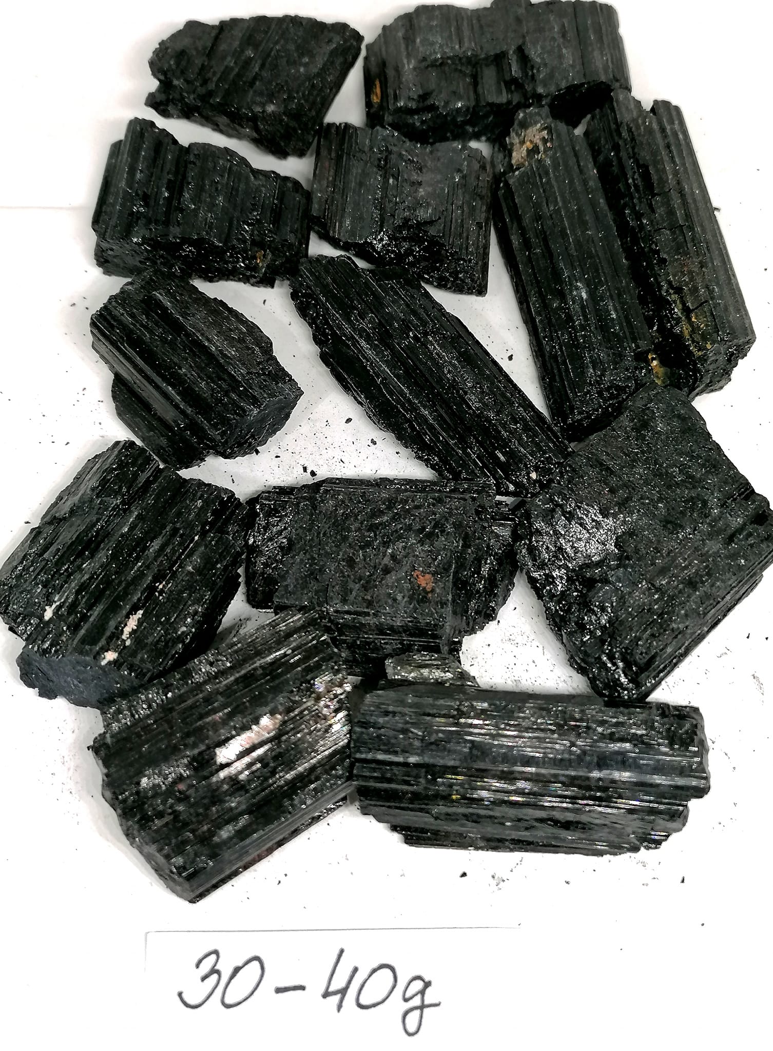 Turmalín skoryl kus 30-40 g – minerál proti negativní energii