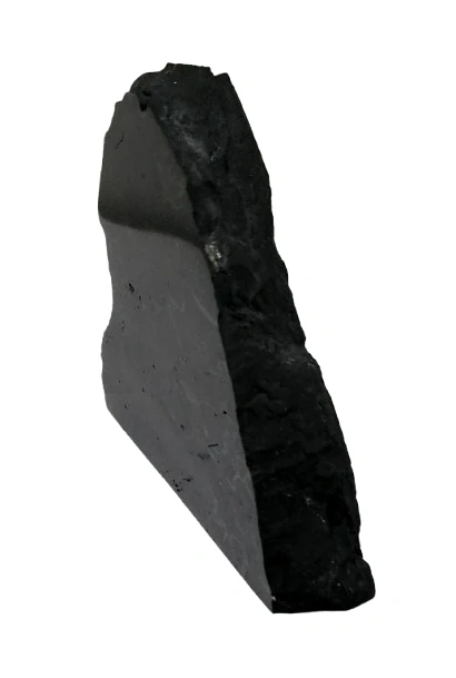 Šungitový obelisk menší 146 g