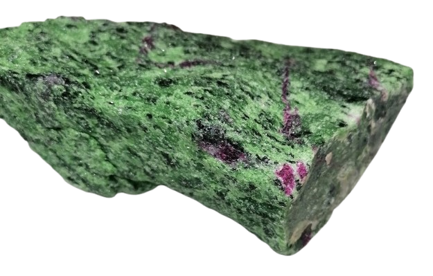 Rubín v zoisitu přírodní kus 784 g