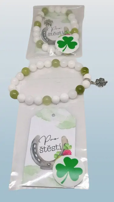 Dárkově balený náramek se čtyřlístkem pro štěstí