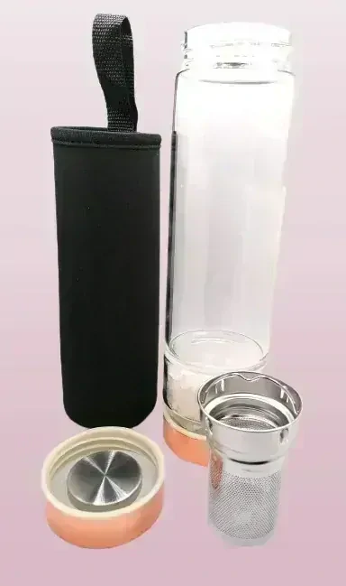 Láhev z borosilikátového skla na krystalový nápoj s růženínem