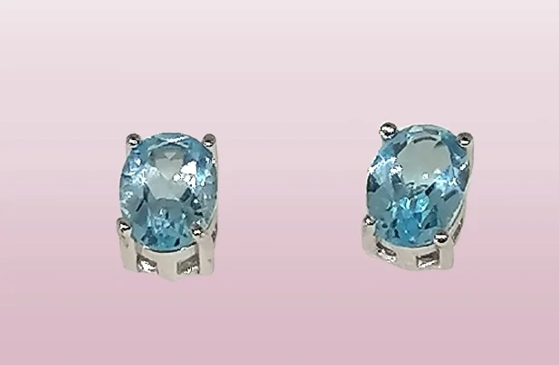 Topazové náušnice 5×7 mm – fazetované kameny v elegantním provedení