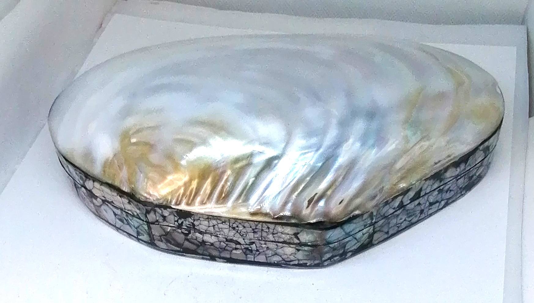 Luxusní dóza na šperky z perlorodky – originální design s esoterickou energií