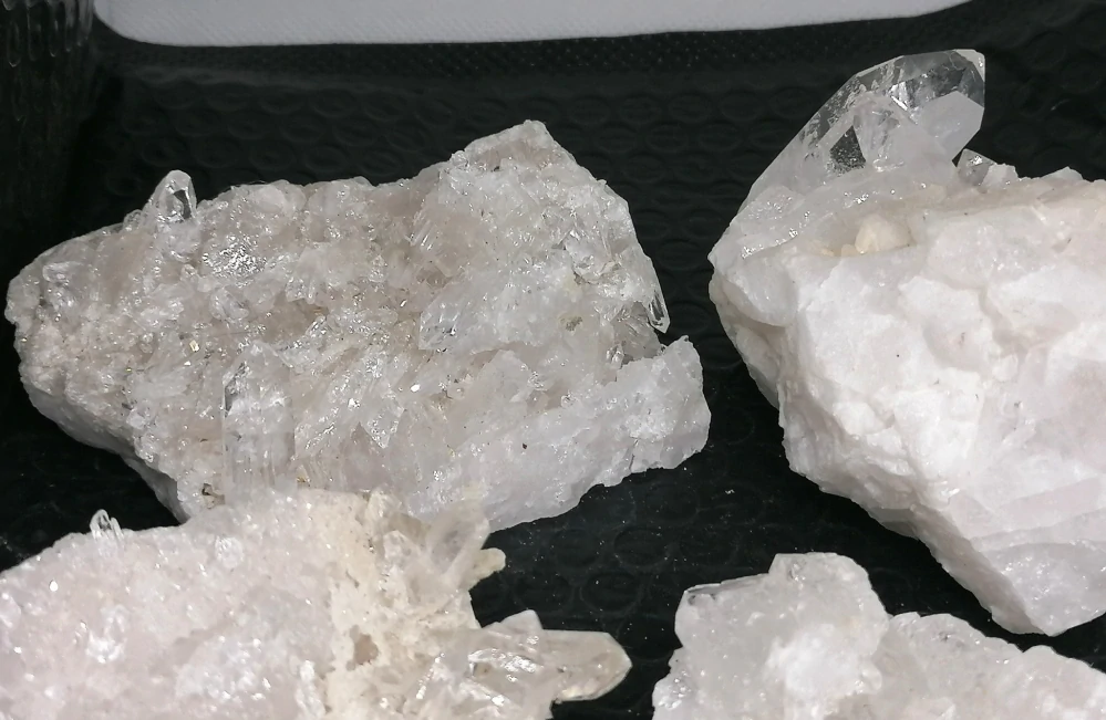 Křišťálové drůzičky v B kvalitě, váha sady 868 g