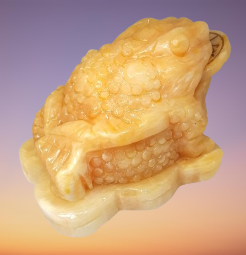 Třínohá peněžní žába obří z kalcitu cca 15,5x11,5x10 cm