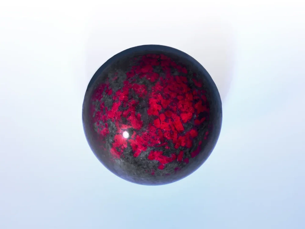 Fluorescenční koule - rubín, fuchsit, kyanit 5 cm