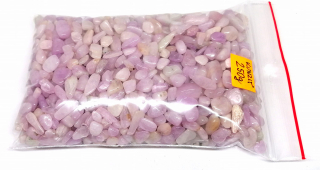 Kunzit – sekané kamínky (chips), 250 g, velikost 6–8 mm | Minerál lásky a jemné energie