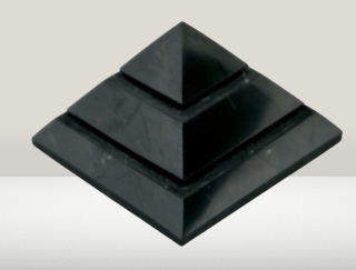 Šungitová pyramida Saqqara, Džoserova pyramida 4 cm