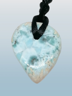 Vrtaná kapka Larimar 14,7 g – kámen harmonie, klidu a duchovní energie