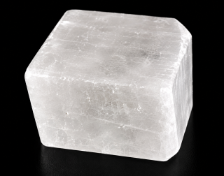 Kalcit broušený – průhledný minerál 145 g, dekorativní a léčivý kámen