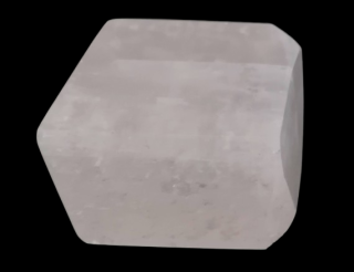 Kalcit broušený – průhledný minerál 145 g, dekorativní a léčivý kámen